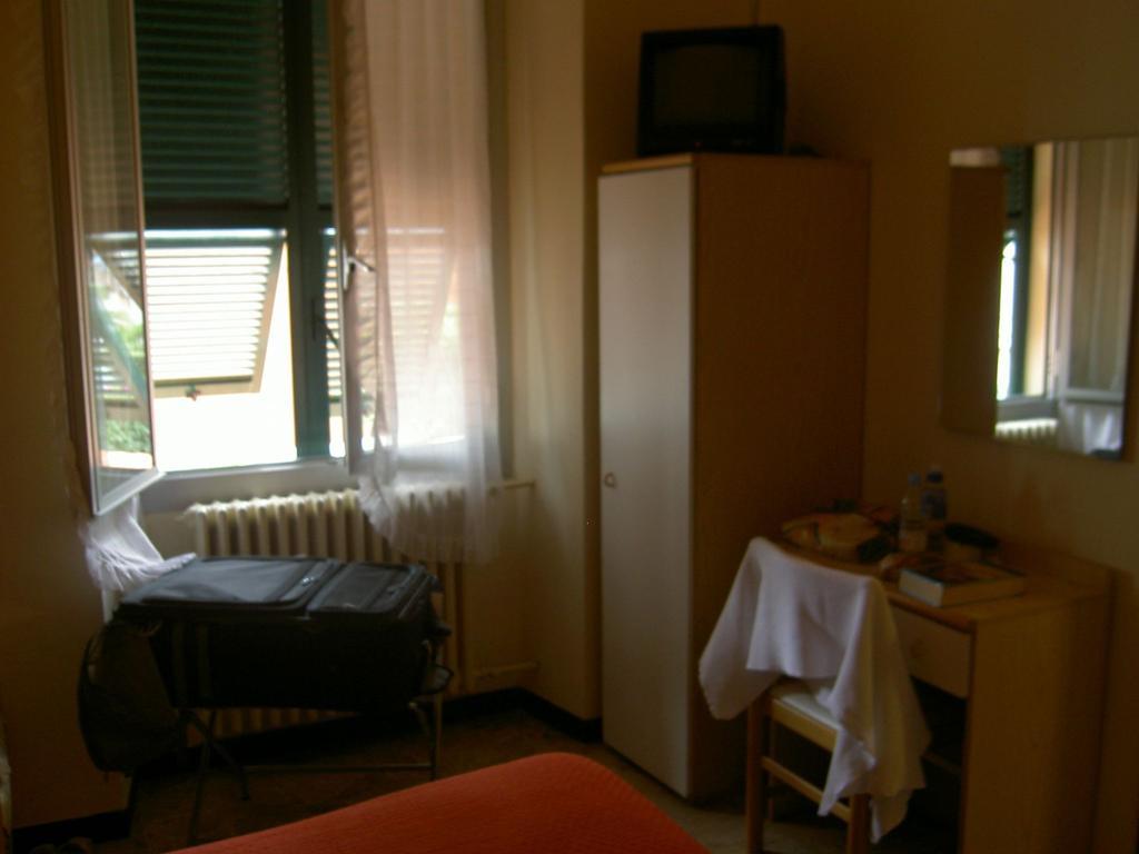 Albergo Kristina 보르디게라 객실 사진