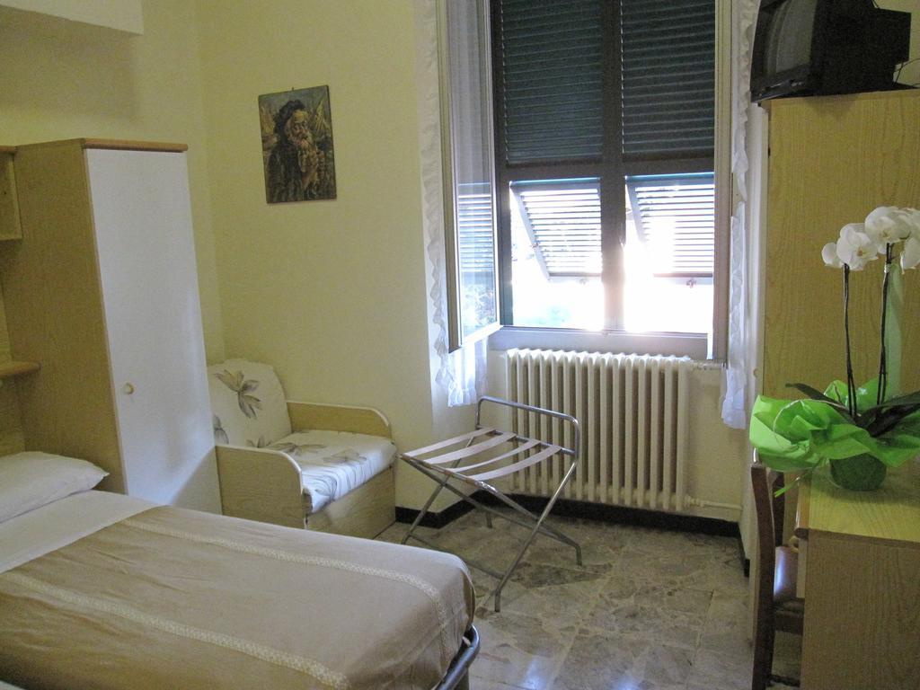 Albergo Kristina 보르디게라 객실 사진