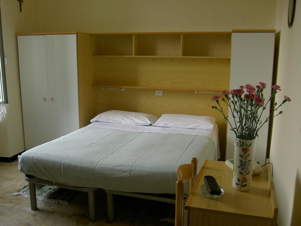 Albergo Kristina 보르디게라 객실 사진