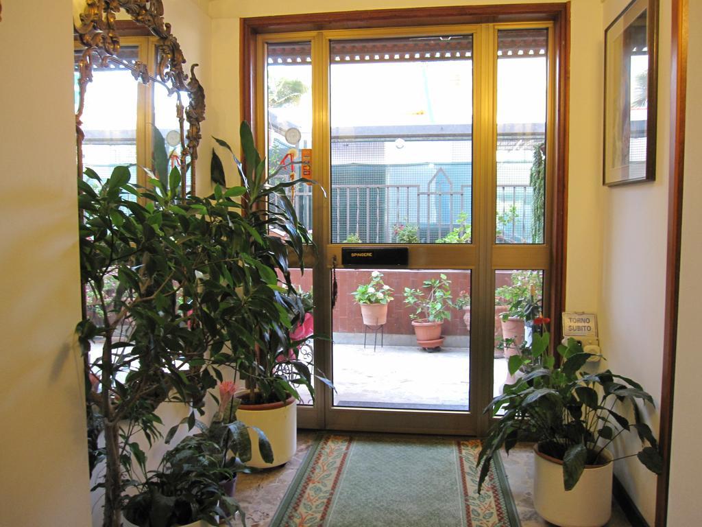 Albergo Kristina 보르디게라 외부 사진