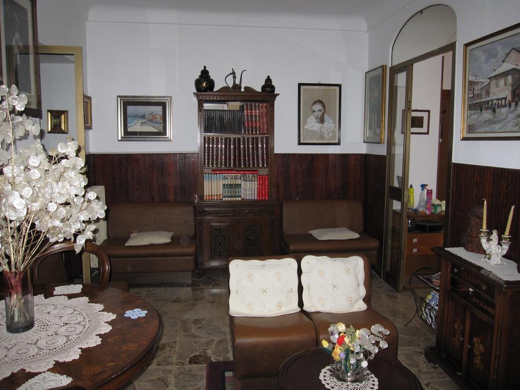 Albergo Kristina 보르디게라 외부 사진