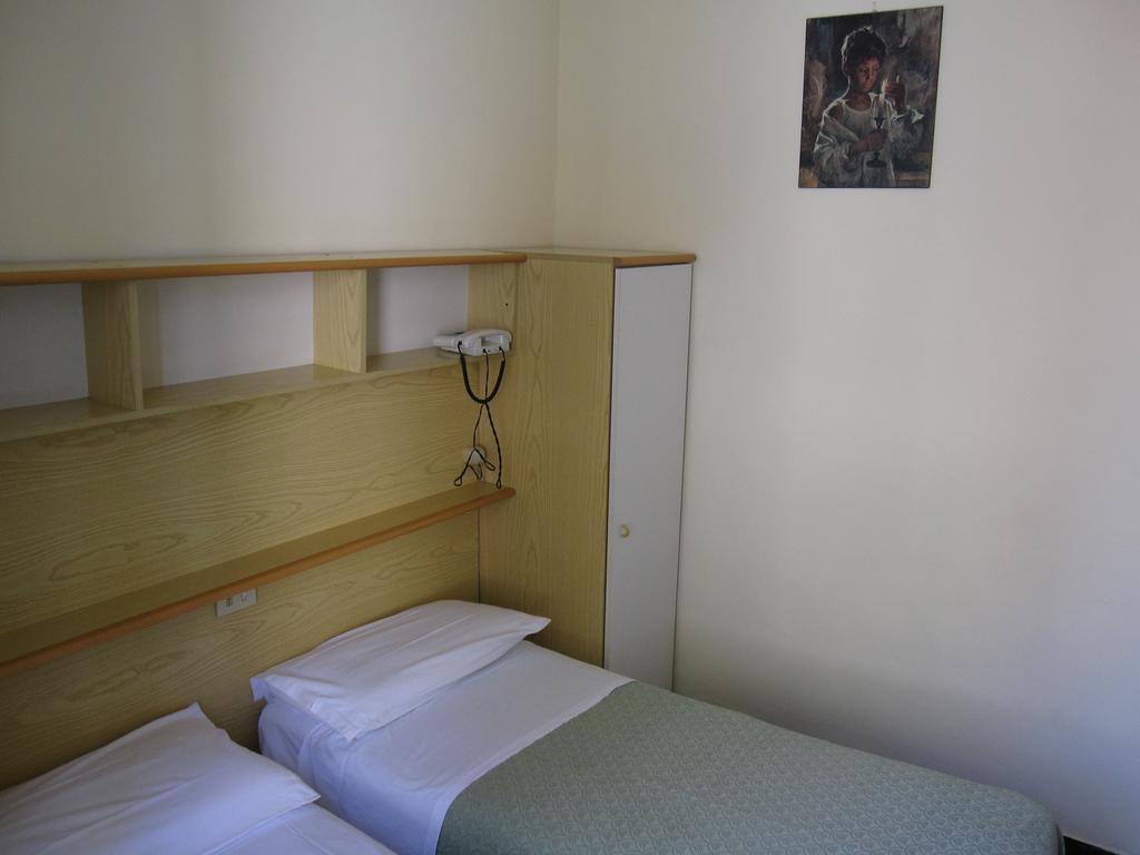 Albergo Kristina 보르디게라 객실 사진